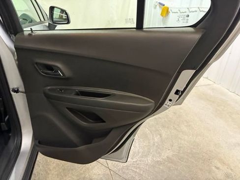 Used 2017 Chevrolet Trax LS FWD image 14