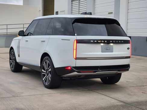 Certified 2023 Land Rover Range Rover Long Wheelbase SE image 4