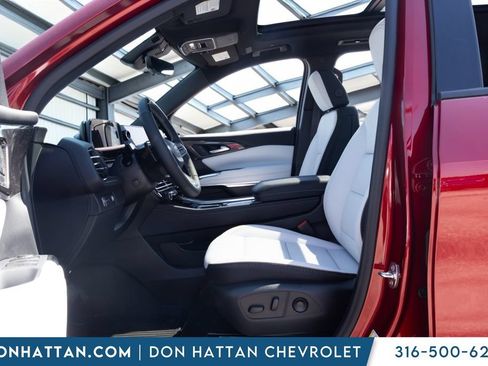 New 2026 Chevrolet Traverse High Country FWD image 3