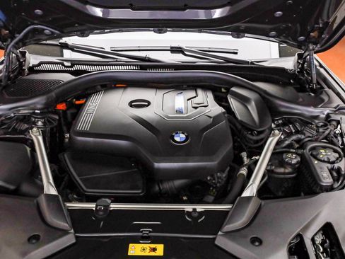 Certified 2023 BMW 530e w/ Premium Package image 29