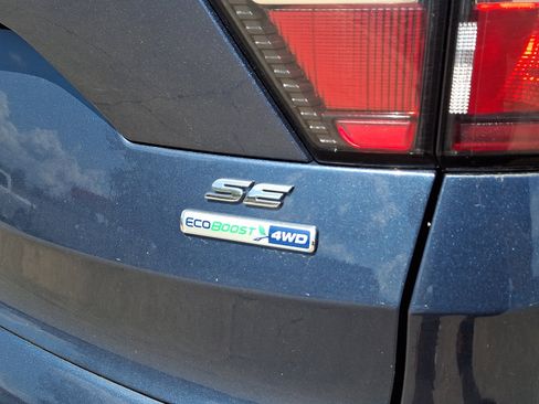 Used 2018 Ford Escape SE w/ SE Sync 3 Package image 10