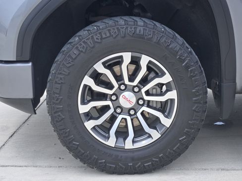 Used 2022 GMC Sierra 1500 AT4 w/ AT4 Premium Package AWD/4WD image 13