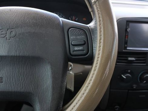 Used 2000 Jeep Grand Cherokee Laredo AWD/4WD image 13