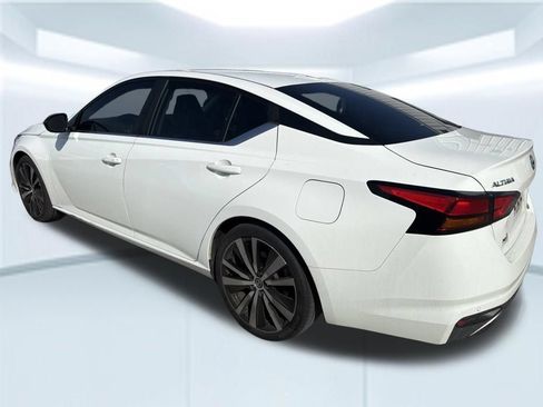 Used 2020 Nissan Altima 2.5 SR FWD image 8