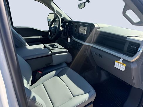 Used 2024 Ford F450 XL image 16