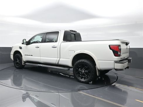 Used 2020 Nissan Titan SL w/ Moonroof Package image 3