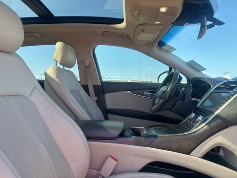 Used 2020 Lincoln Nautilus Reserve w/ Equipment Group 201A image 11