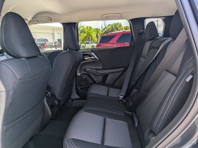 New 2026 Mitsubishi Outlander ES FWD image 14