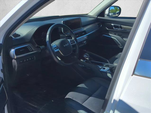 Used 2022 Kia Telluride EX w/ EX Premium Package FWD image 11
