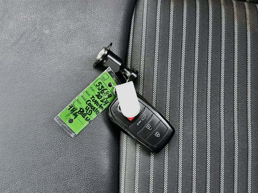 Used 2024 Toyota Corolla XSE FWD image 30