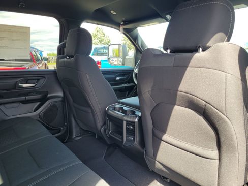 New 2026 RAM 1500 Express AWD/4WD image 17