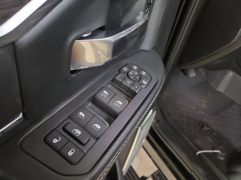 New 2026 RAM 2500 Laramie AWD/4WD image 11