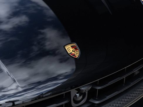 Certified 2026 Porsche Macan AWD/4WD image 22