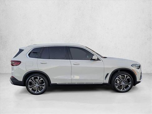 Used 2022 BMW X5 sDrive40i w/ Parking Assistance Package image 4