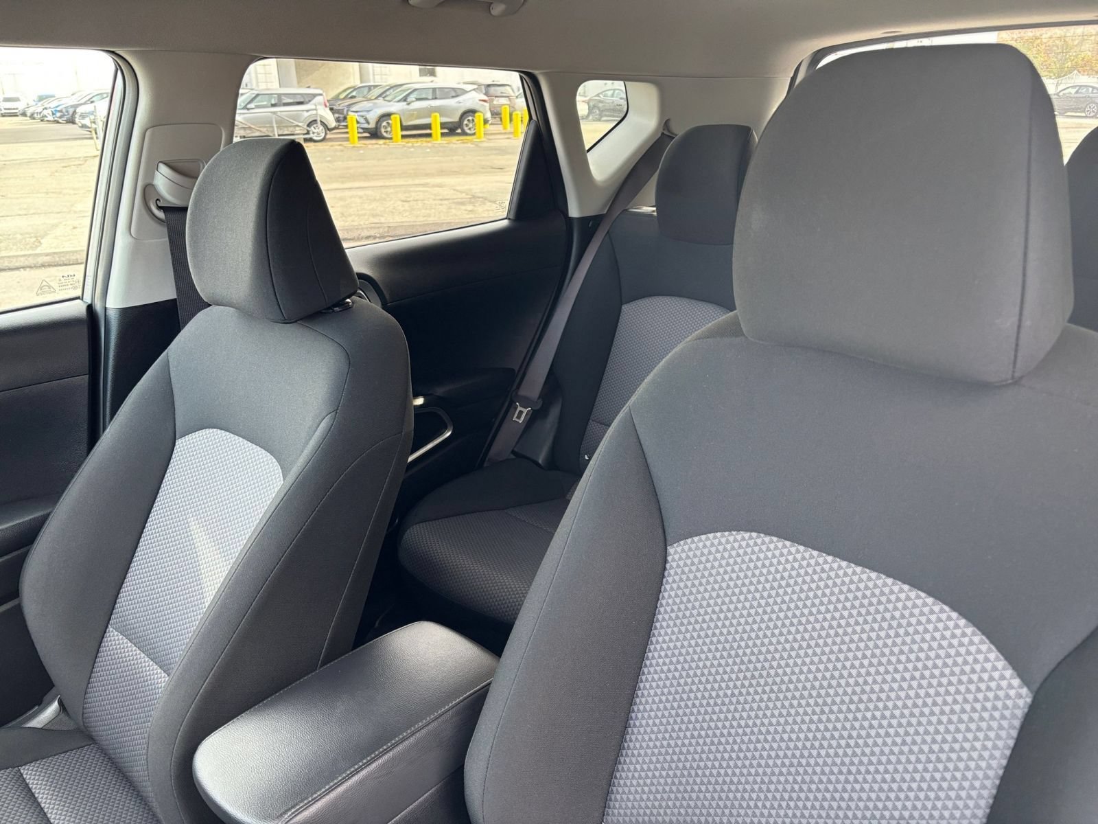 Used 2025 Kia Soul LX w/ LX Technology Package FWD image 31