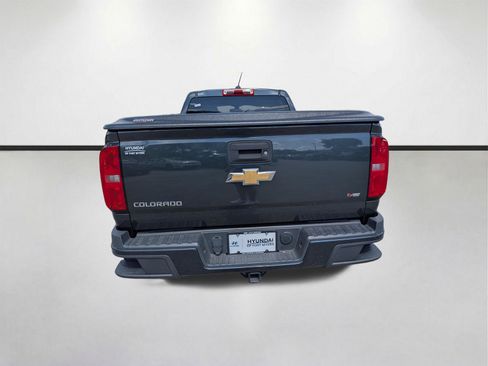 Used 2018 Chevrolet Colorado W/T w/ Custom Special Edition RWD image 5