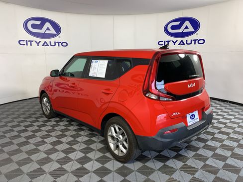 Used 2022 Kia Soul LX w/ Technology Package FWD image 5
