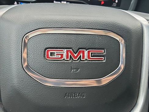 Used 2023 GMC Yukon SLT w/ SLT Luxury Package RWD image 13