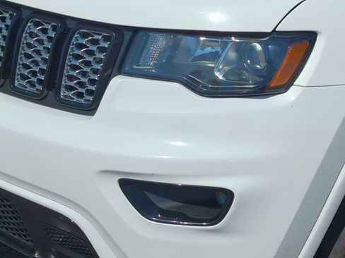 Used 2019 Jeep Grand Cherokee Altitude AWD/4WD image 9