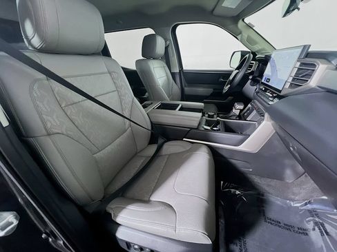Used 2024 Toyota Tundra Limited AWD/4WD image 21