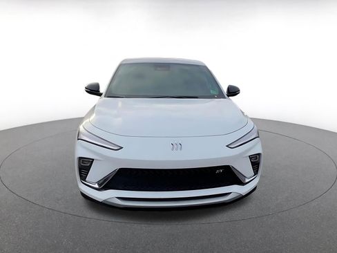 Used 2025 Buick Envista Sport Touring image 4