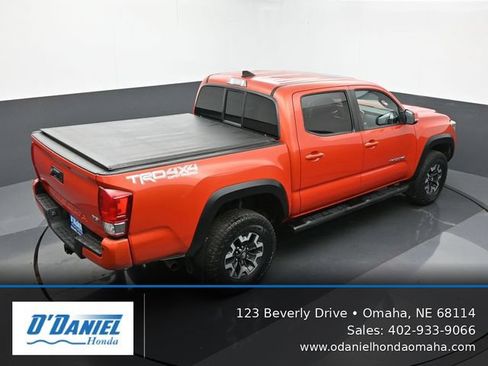 Used 2016 Toyota Tacoma TRD Off-Road AWD/4WD image 18