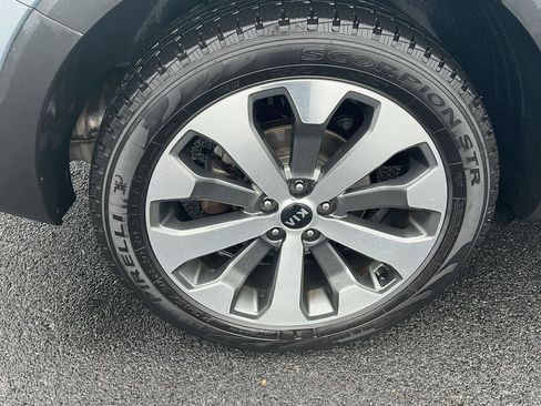 Used 2021 Kia Telluride S AWD/4WD image 5