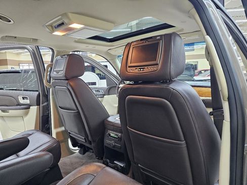 Used 2014 Cadillac Escalade Platinum image 23