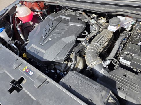 Certified 2024 Kia Carnival LX image 18