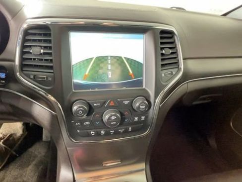 Used 2018 Jeep Grand Cherokee Overland AWD/4WD image 32