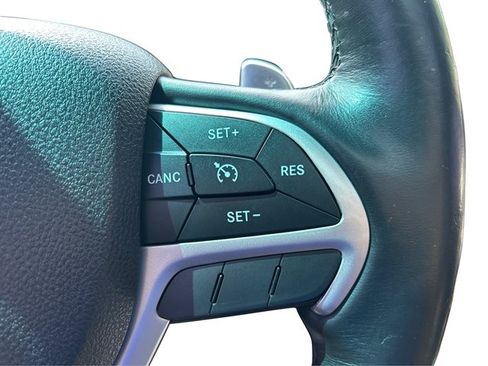 Used 2015 Jeep Grand Cherokee Altitude AWD/4WD image 39