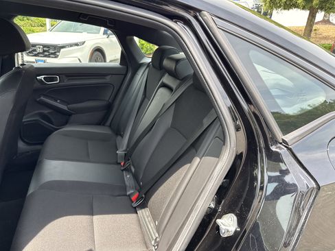 Used 2025 Honda Civic Sport image 31