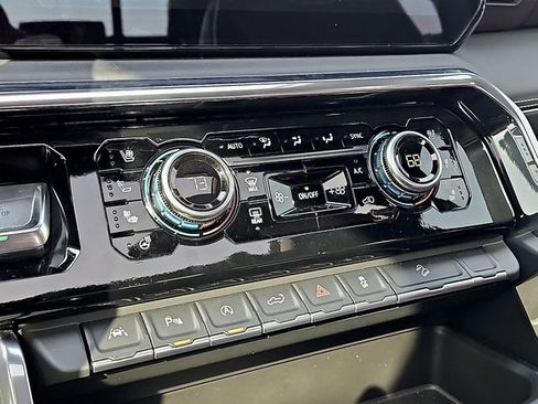 Used 2025 GMC Sierra 1500 Denali Ultimate image 16