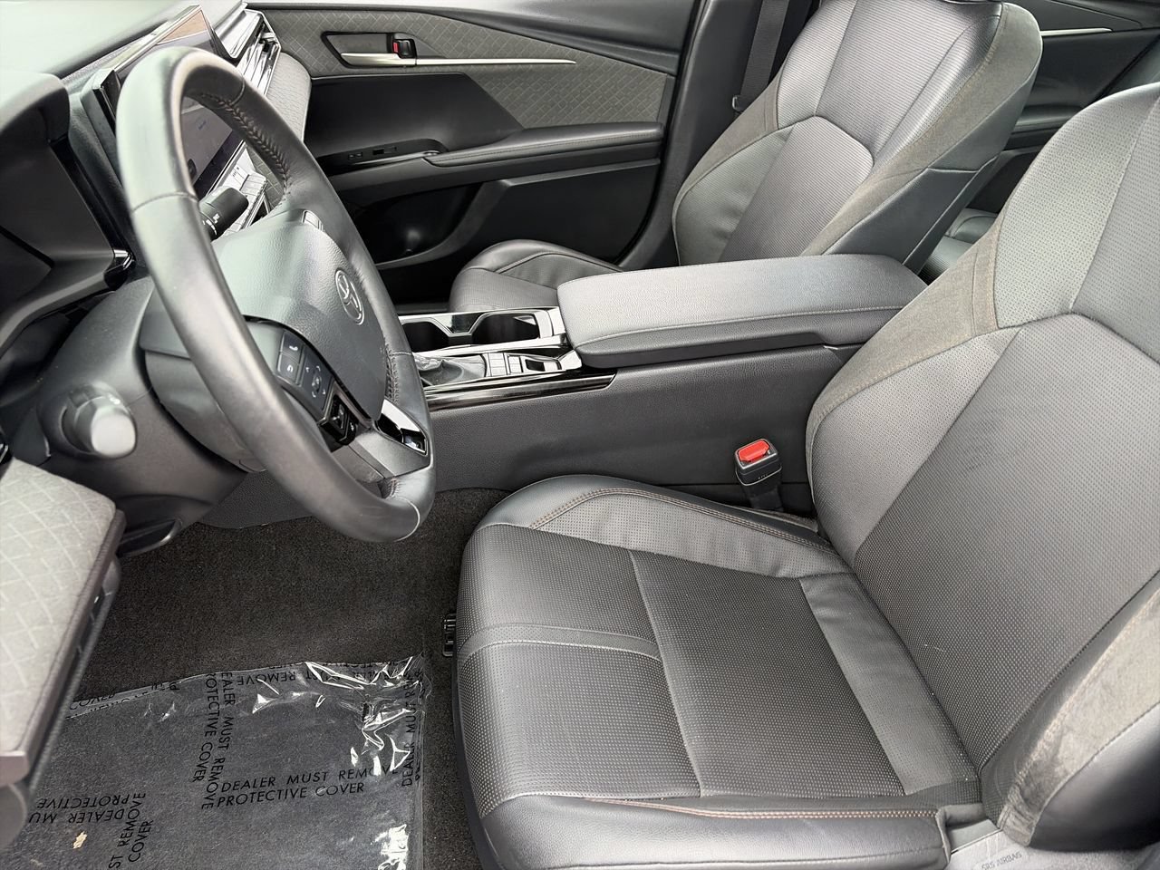 Used 2025 Toyota Camry XLE FWD image 19