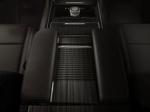 New 2026 Jeep Grand Wagoneer 2WD image 4