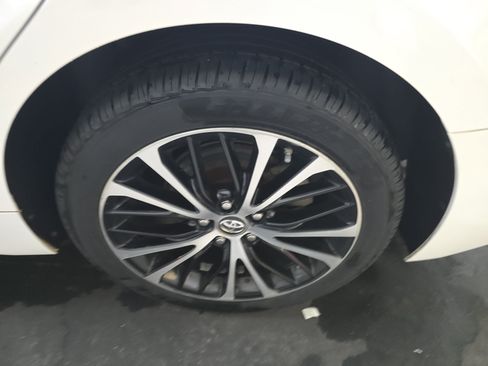 Used 2019 Toyota Camry SE FWD image 32
