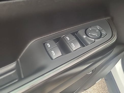 Used 2023 GMC Acadia SLT image 12