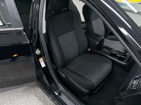 Used 2017 Toyota Camry LE FWD image 28