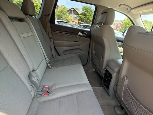 Used 2011 Jeep Grand Cherokee Laredo w/ Security & Convenience Group AWD/4WD image 36