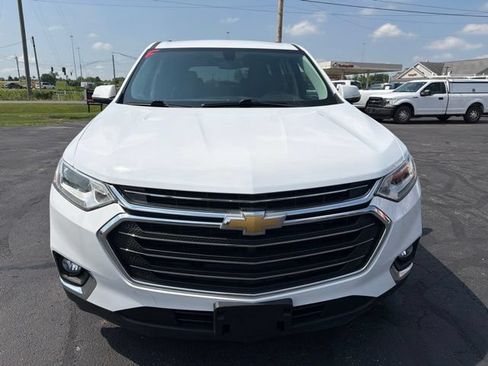 Used 2019 Chevrolet Traverse LT FWD image 2