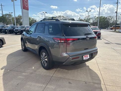 New 2026 Nissan Pathfinder SL FWD image 5