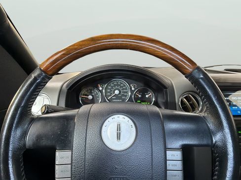 Used 2008 Lincoln Mark LT 4x4 image 29