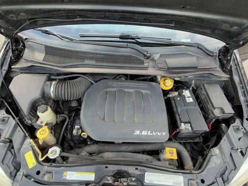 Used 2015 Dodge Grand Caravan American Value Package w/ UConnect Hands-Free Group image 35