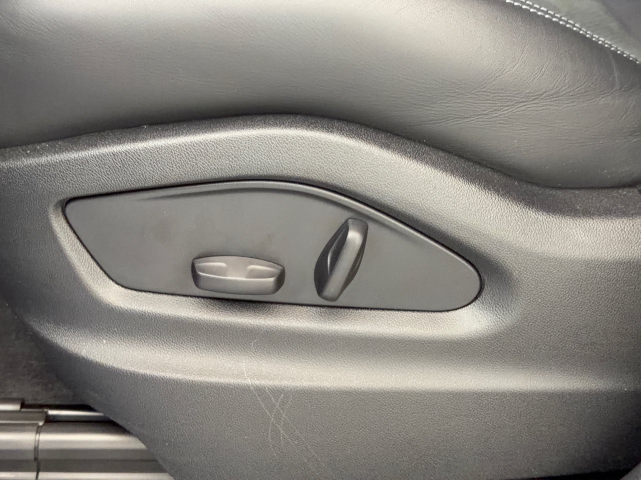 Certified 2025 Porsche Cayenne Turbo GT AWD/4WD image 19