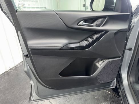 Used 2025 Chevrolet Equinox LT w/ Convenience Package II FWD image 19