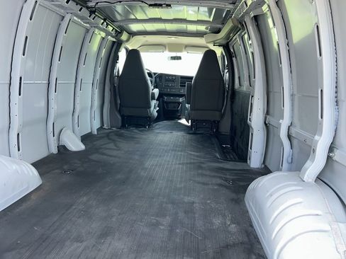 Used 2025 Chevrolet Express 2500 Extended w/ Driver Convenience Package image 6