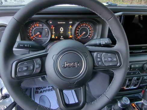 New 2026 Jeep Gladiator Sport image 12