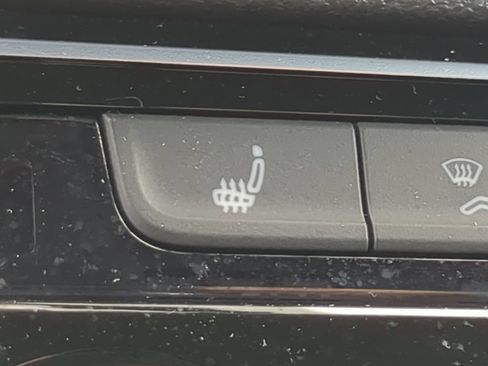 Certified 2023 Volkswagen Atlas Cross Sport SE FWD image 26