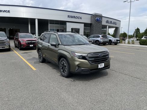 Used 2025 Subaru Forester Premium AWD/4WD image 2