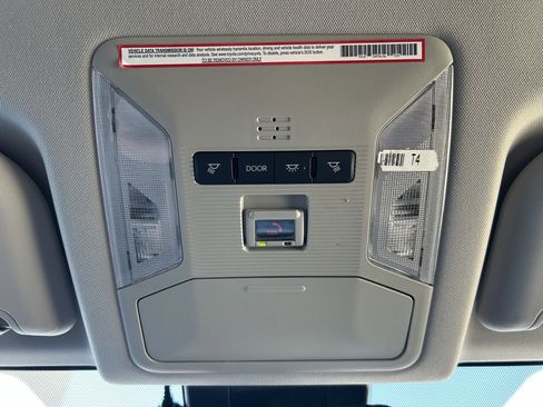 Used 2022 Toyota RAV4 LE w/ Carpet Mat Package (TMS) AWD/4WD image 32